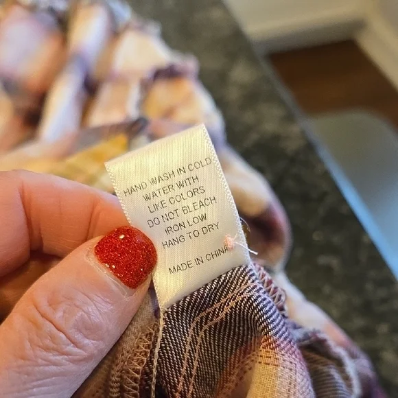 NWT Blue Velvet Plaid Button Down Shirt Size Medium - Cool Detailing! - Picture 16 of 16